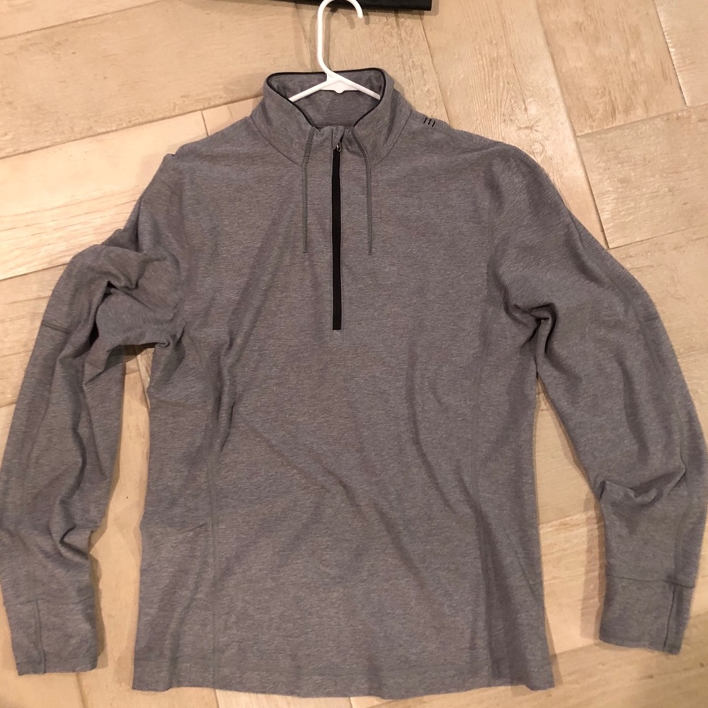 Men’s Lululemon 1/4 zip pullover. Size medium